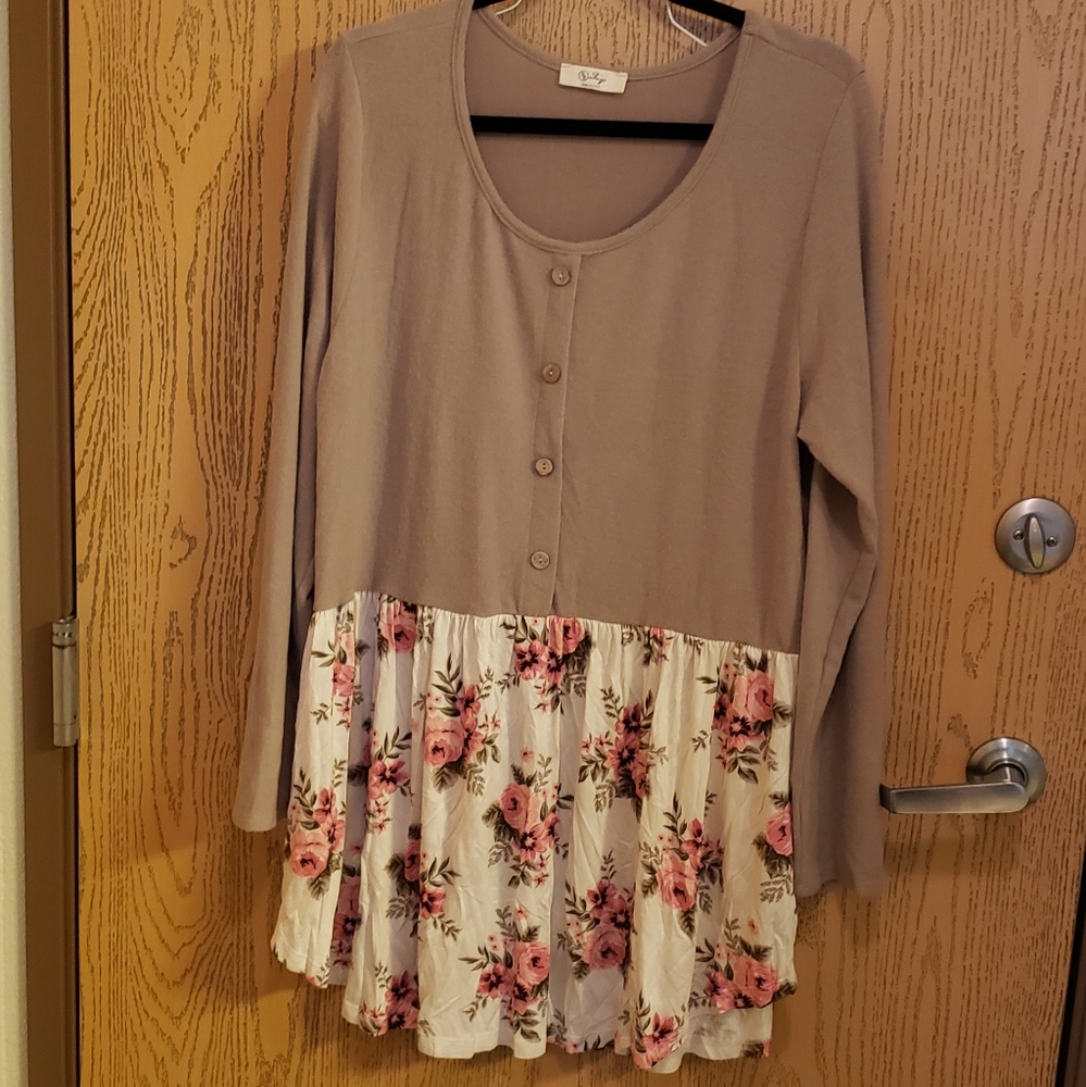Babydoll floral top NWOT